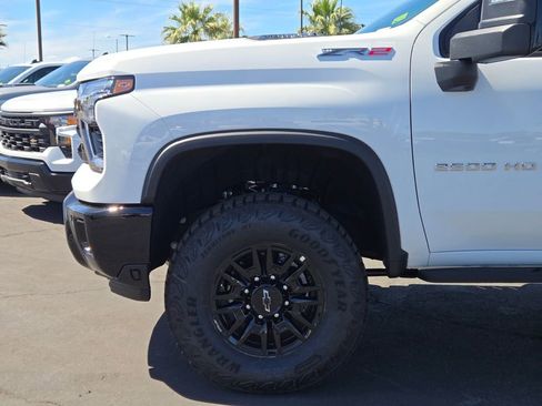 New 2026 Chevrolet Silverado 2500 ZR2 AWD/4WD image 5