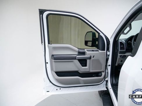 Used 2019 Ford F250 XLT w/ XLT Value Package image 4