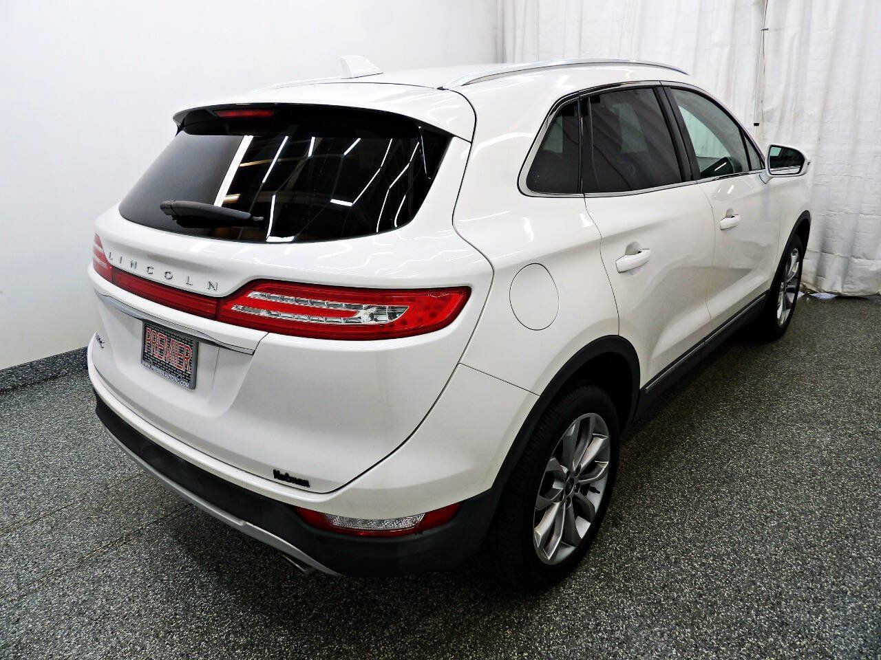 Used 2019 Lincoln MKC Select w/ Select Plus Package AWD/4WD image 6