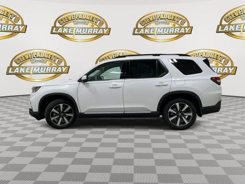 Used 2025 Honda Pilot Touring image 8