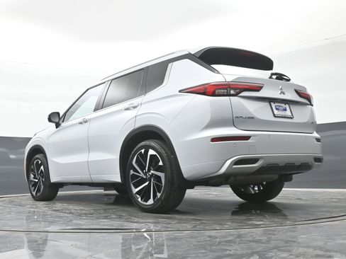 Used 2024 Mitsubishi Outlander SEL AWD/4WD image 37