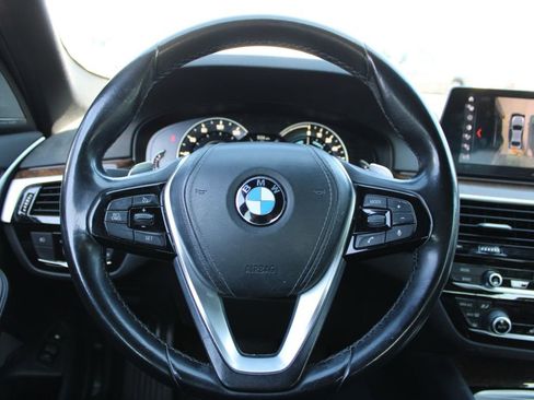 Used 2018 BMW 530e RWD image 29