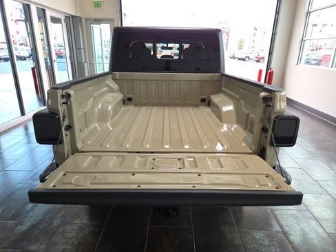 Used 2022 Jeep Gladiator Sport image 6