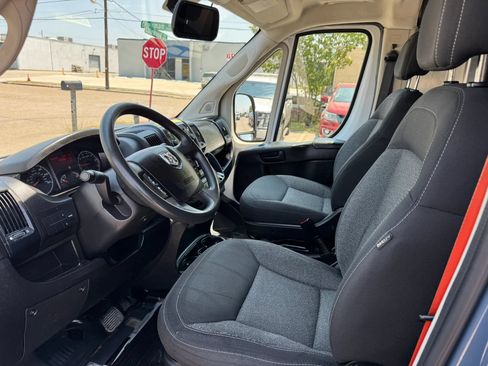 Used 2018 RAM ProMaster 2500 FWD image 12
