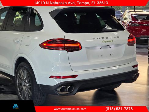 Used 2017 Porsche Cayenne S Platinum w/ Premium Package (PJW) image 10
