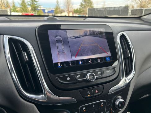 Used 2023 Chevrolet Equinox LT image 19