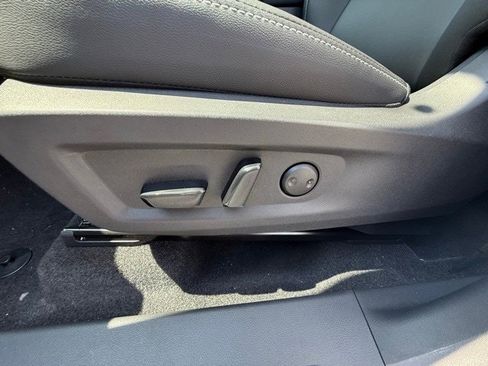 New 2025 Nissan Murano SV image 13