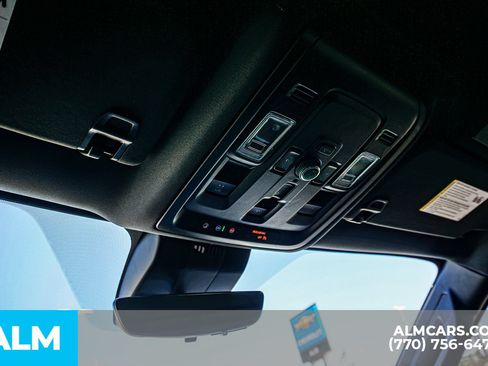 Used 2025 Chevrolet Suburban High Country AWD/4WD image 67