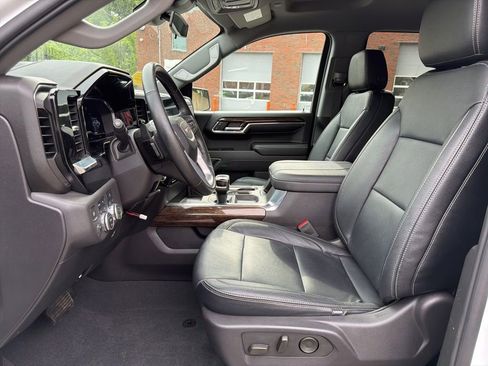 Used 2024 GMC Sierra 1500 Elevation AWD/4WD image 13