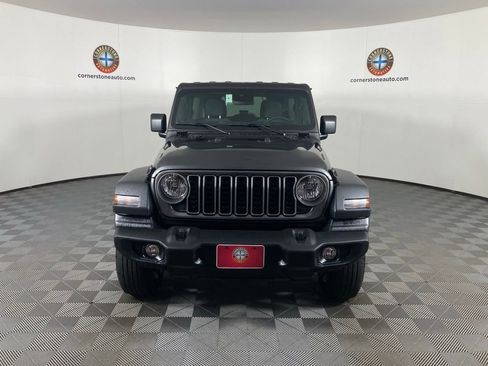 Used 2025 Jeep Wrangler Sport S image 17