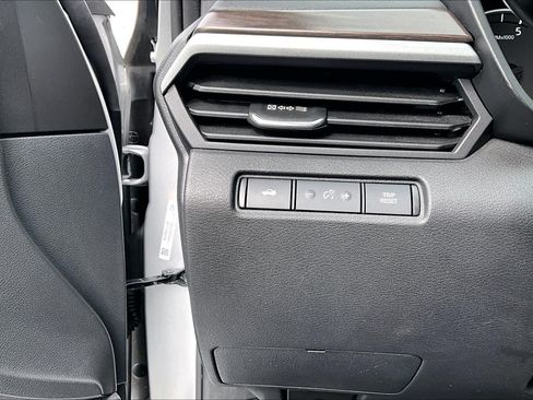 Used 2024 Nissan Altima 2.5 SV FWD image 33