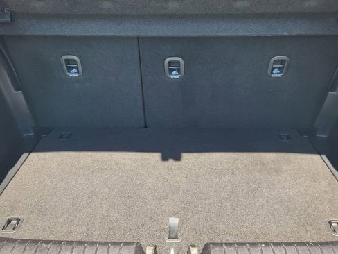 Used 2025 Hyundai Venue SEL image 32