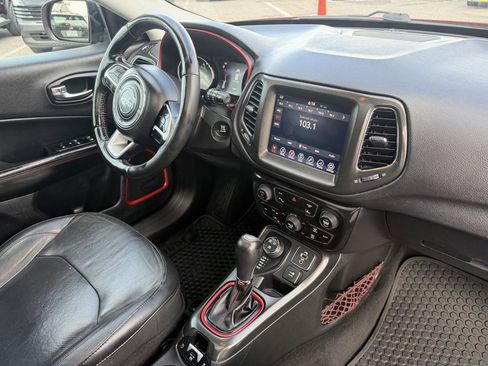 Used 2018 Jeep Compass Trailhawk w/ Leather Interior Group AWD/4WD image 13