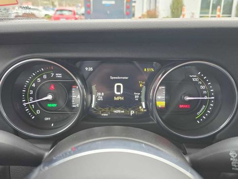 Used 2023 Jeep Wrangler Sahara w/ Cold Weather Group image 20