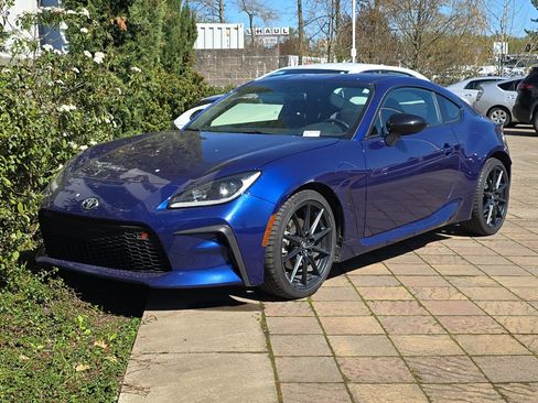 Used 2023 Toyota GR86 Premium w/ ALL Weather Mat Package (TMS) image 2