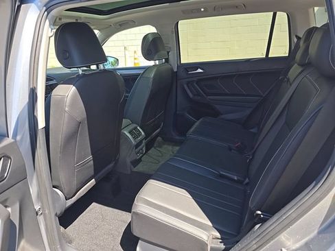Used 2022 Volkswagen Tiguan SE AWD/4WD image 11