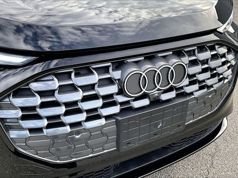 Used 2025 Audi Q5 Premium w/ Convenience Package AWD/4WD image 33
