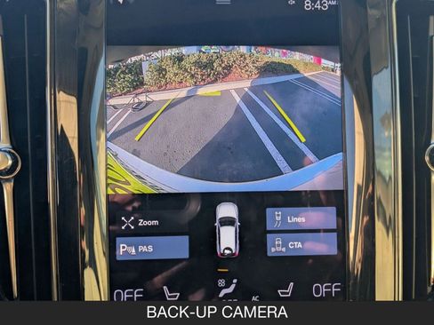 Used 2021 Volvo XC60 T5 Momentum image 18