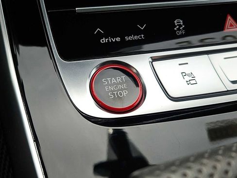 Certified 2025 Audi SQ7 Prestige AWD/4WD image 24