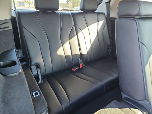 Used 2024 Acura MDX FWD image 12