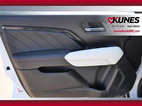 Used 2026 GMC Canyon AT4X w/ LPO, Black Badging Package AWD/4WD image 34