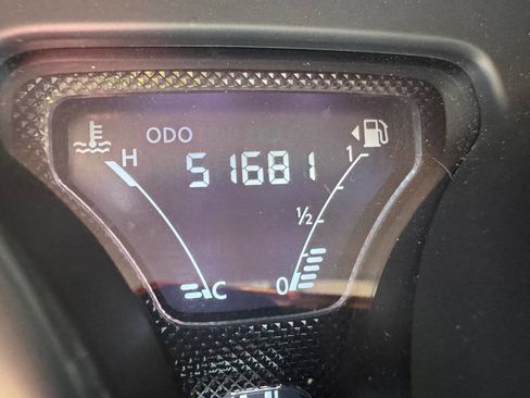 Used 2018 Nissan Versa SV image 6