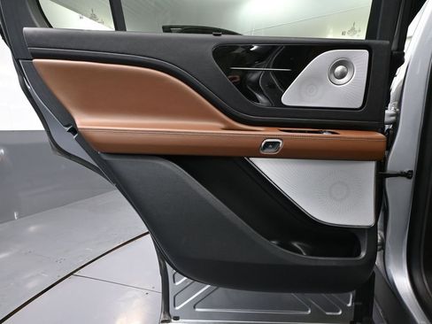 Used 2023 Lincoln Aviator Reserve w/ Equipment Group 201A image 42