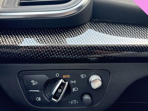 Used 2018 Audi SQ5 Prestige w/ Prestige Package image 9