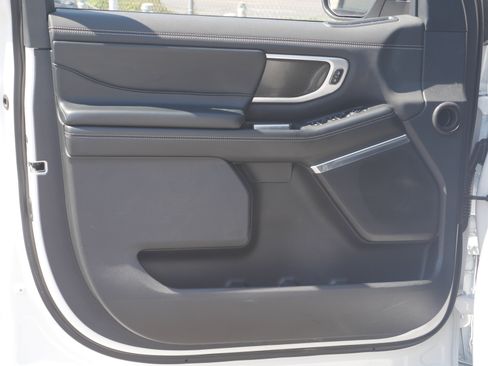 Certified 2025 Ford Expedition Max Platinum w/ Stealth Appearance Package AWD/4WD image 39