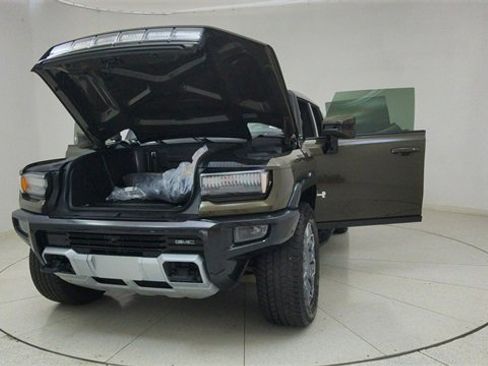 Used 2024 GMC Hummer EV 3X w/ LPO, Illumination Package image 71