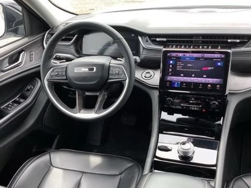 Certified 2023 Jeep Grand Cherokee Limited AWD/4WD image 19