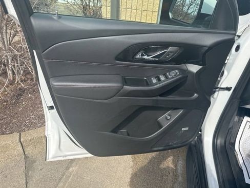 Used 2023 Chevrolet Traverse RS w/ LPO, Floor Liner Package FWD image 8
