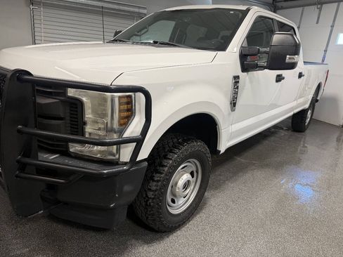 Used 2019 Ford F250 XL w/ Power Equipment Group AWD/4WD image 2