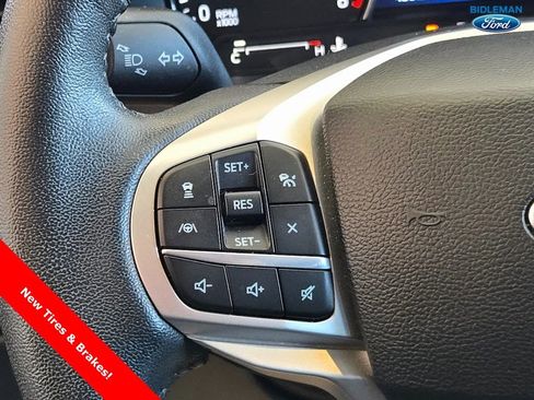 Used 2022 Ford Explorer XLT w/ Equipment Group 202A image 14