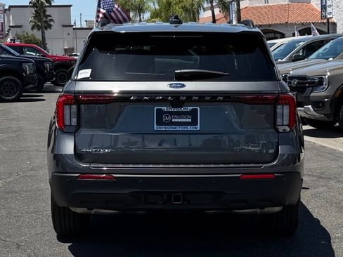 Used 2026 Ford Explorer Active RWD image 8