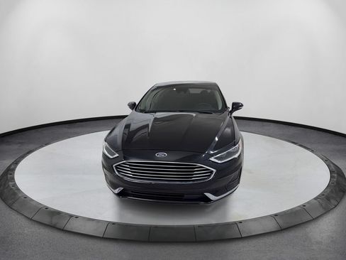 Used 2020 Ford Fusion SEL FWD image 2