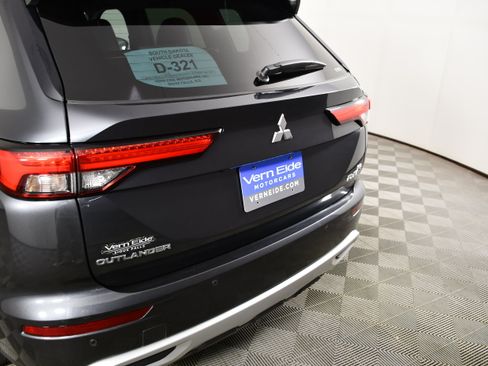 Used 2025 Mitsubishi Outlander SE AWD/4WD image 15