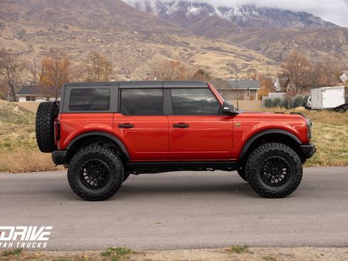 Used 2023 Ford Bronco Badlands w/ Sasquatch Package image 11