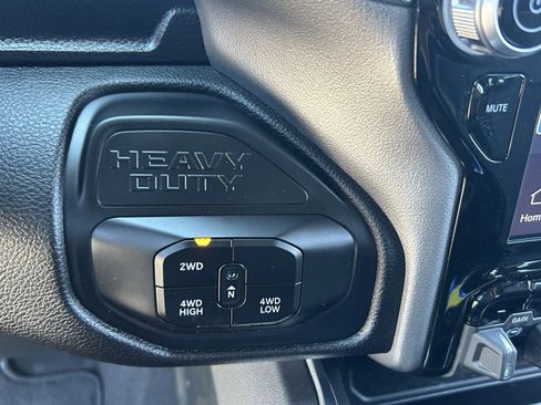 Used 2025 RAM 2500 Laramie AWD/4WD image 31