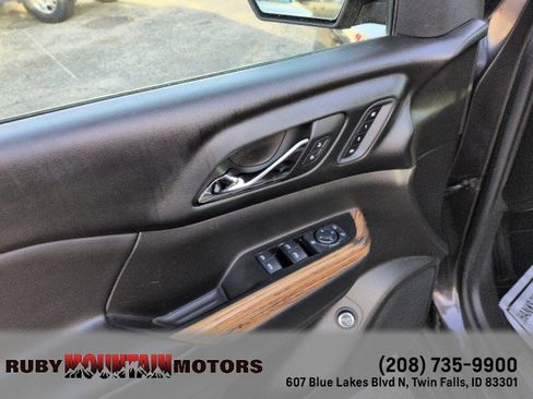 Used 2017 GMC Acadia Denali image 10