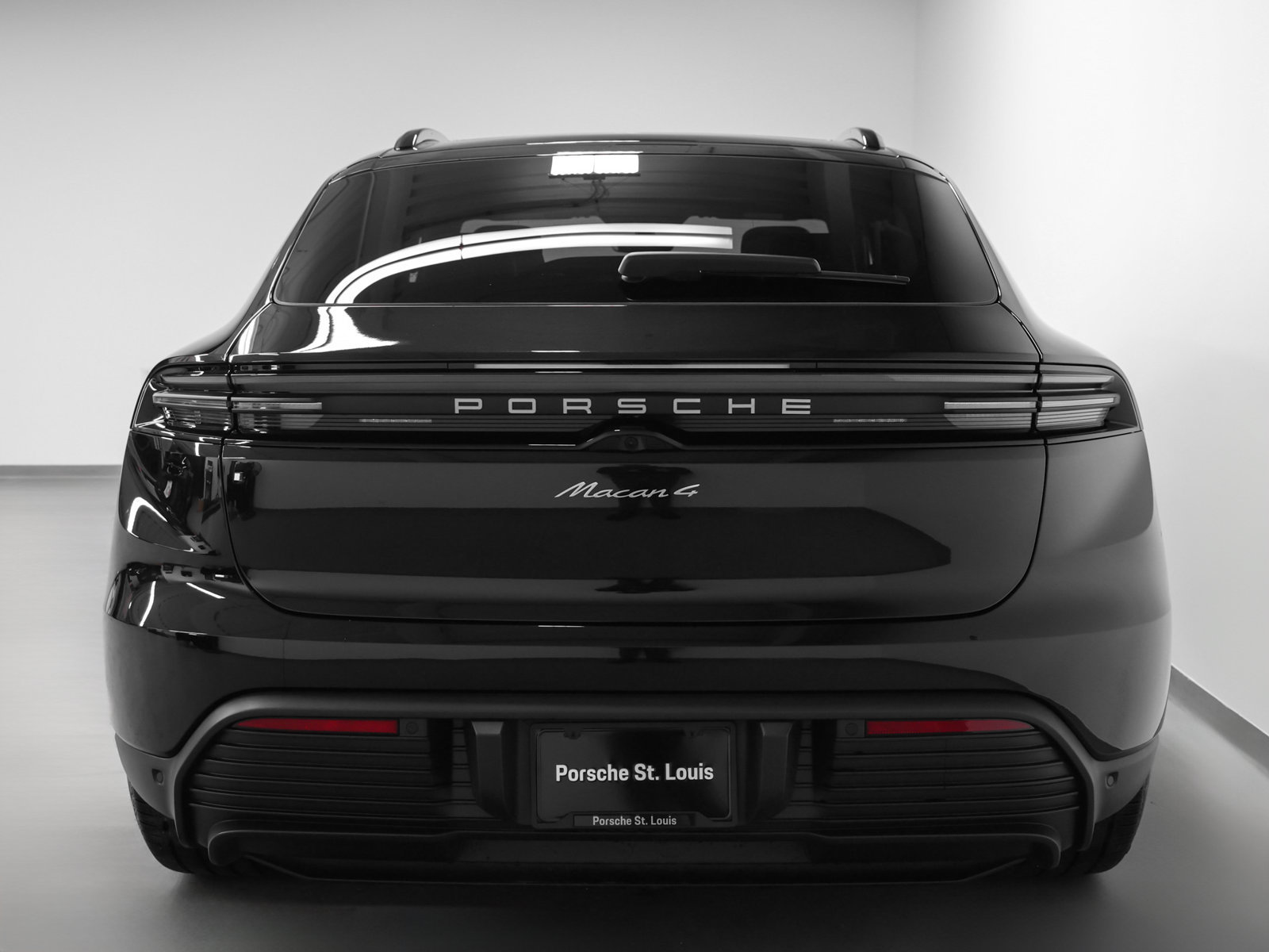Certified 2026 Porsche Macan 4 Electric AWD/4WD image 11
