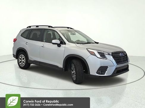Used 2023 Subaru Forester Premium AWD/4WD image 8