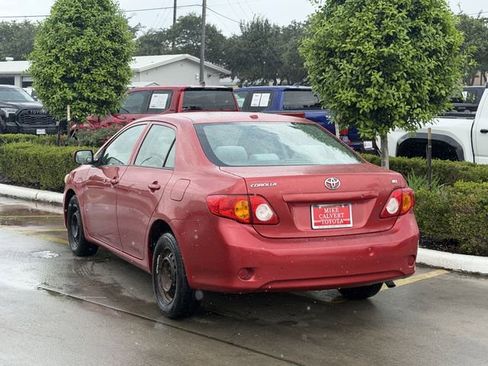 Used 2010 Toyota Corolla LE FWD image 4