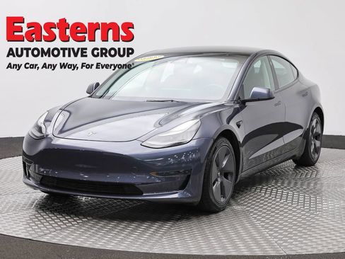 Used 2021 Tesla Model 3 Standard Range Plus RWD image 1