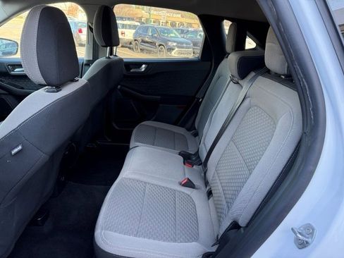 Used 2020 Ford Escape SE image 15