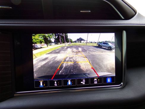 Used 2022 GMC Yukon Denali w/ Denali Premium Package AWD/4WD image 32