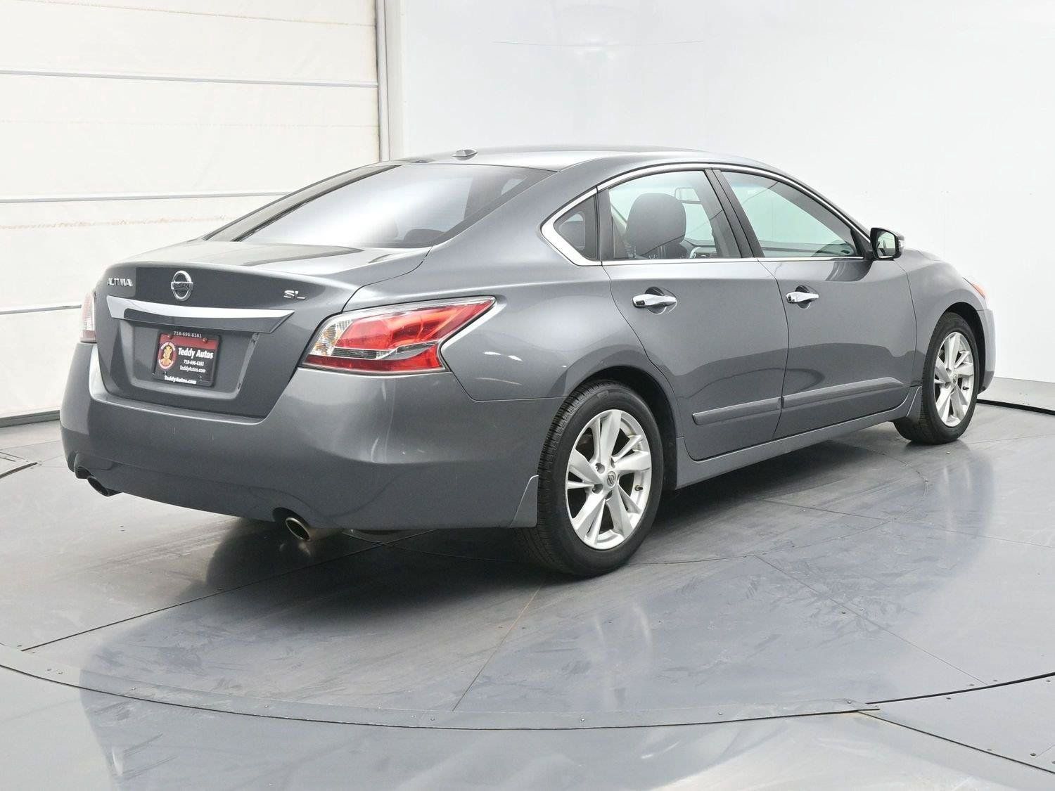 Used 2015 Nissan Altima 2.5 SL w/ Technology Package FWD image 24