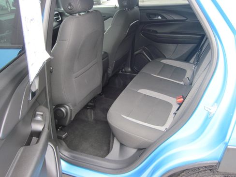 Used 2025 Chevrolet TrailBlazer LT AWD/4WD image 8