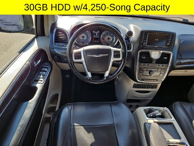 Used 2011 Chrysler Town & Country Touring-L w/ Entertainment Group #2 FWD image 8