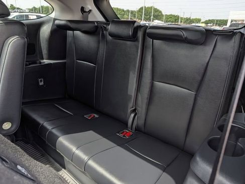 Used 2023 Toyota Highlander Platinum AWD/4WD image 30